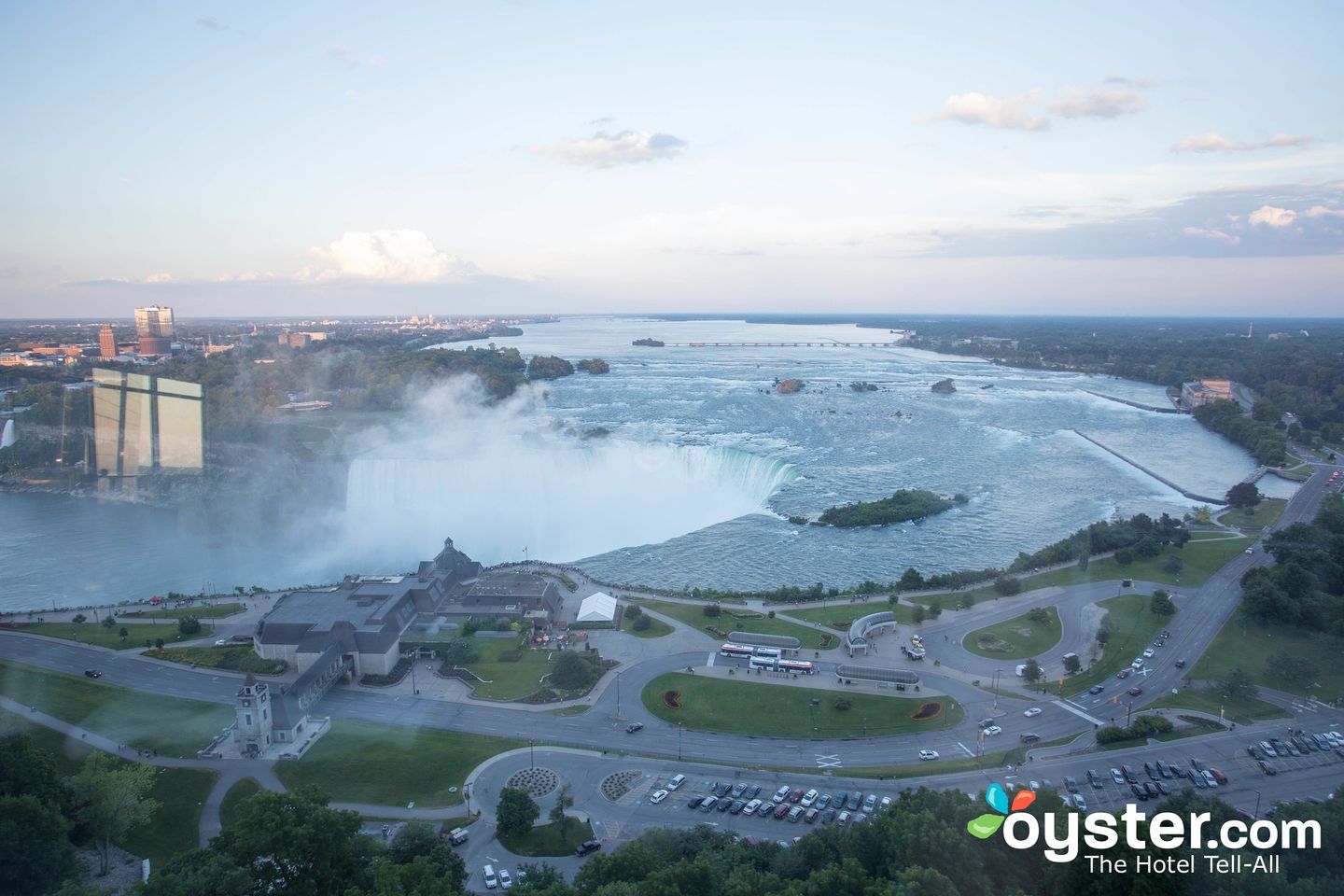 DO Go Chasing Waterfalls: The Best Niagara Falls Hotels | Oyster.com