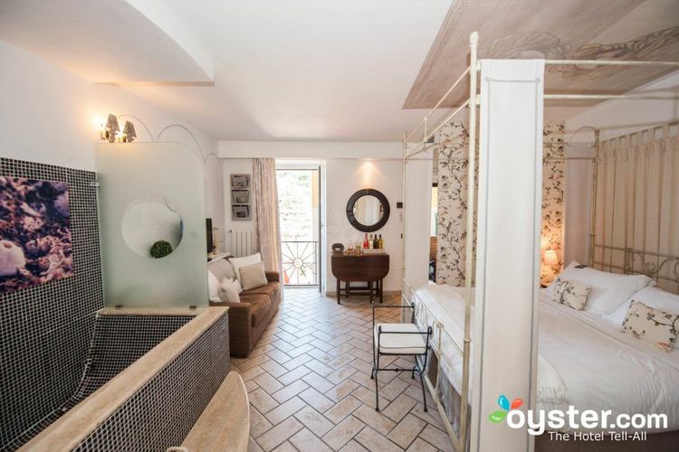 The 8 Best Romantic Suites for a Sexy Vacation | Oyster.com The 8 Best Romantic Suites for a Sexy Vacation | Oyster.com