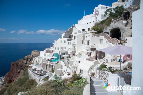 Why You Shouldn't Consider a Santorini Honeymoon