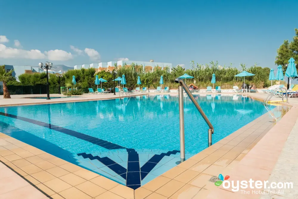 Golden Beach Hotel Review: What To REALLY Expect If You Stay
