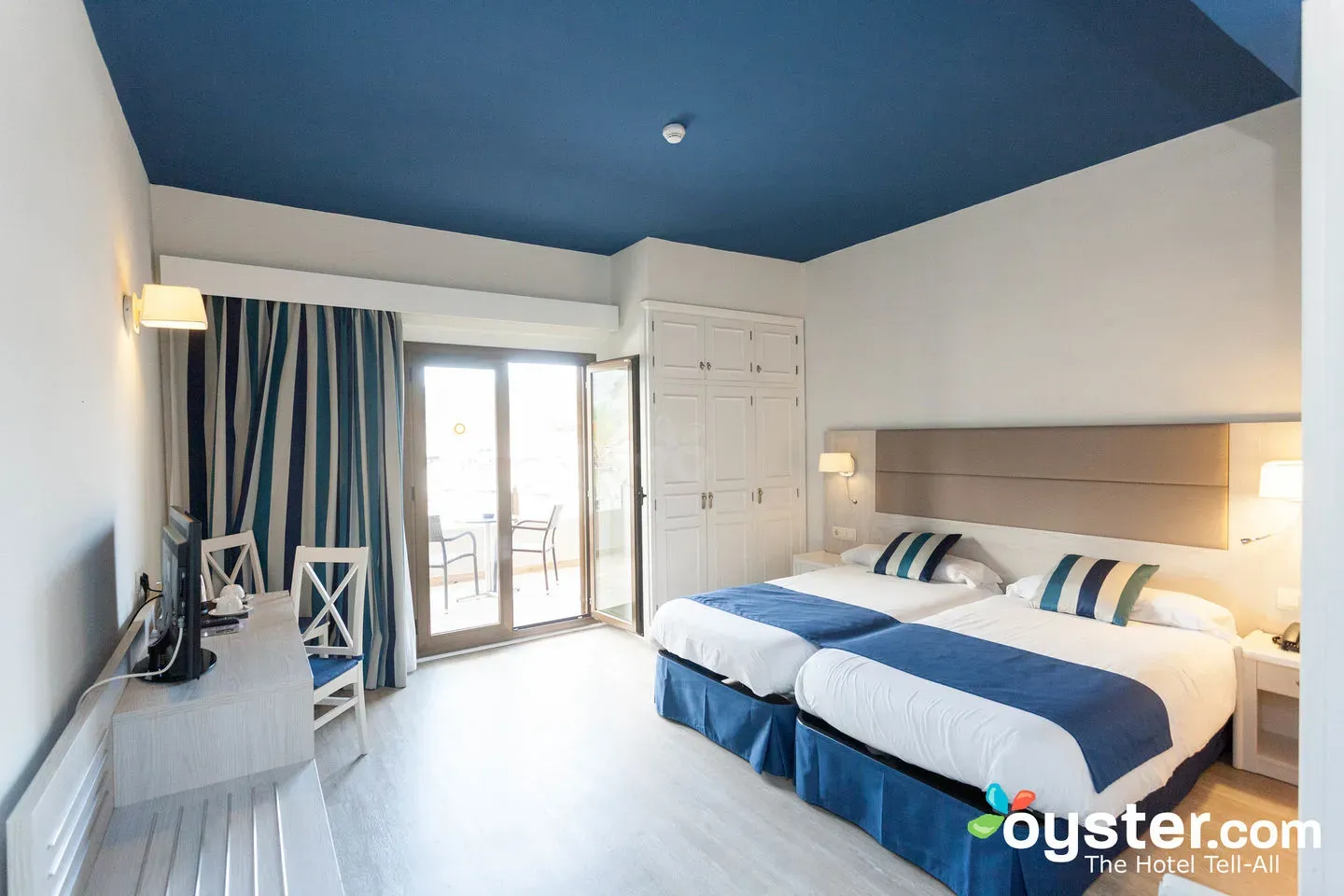 FERGUS Style Soller Beach Review: What To REALLY Expect If You Stay