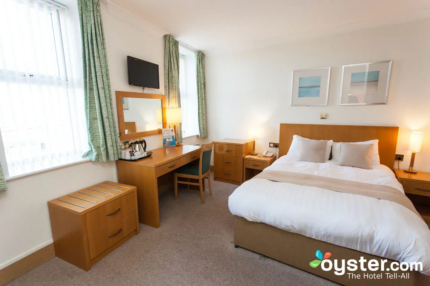 The Carousel Hotel Review: What To REALLY Expect If You Stay