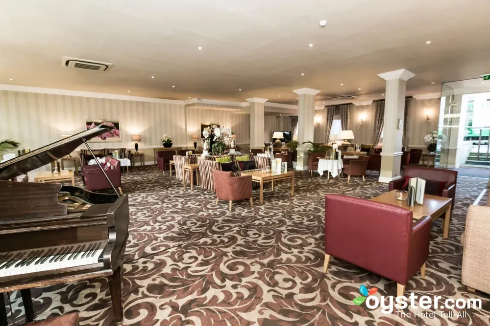 Palm Court Hotel Review: What To REALLY Expect If You Stay