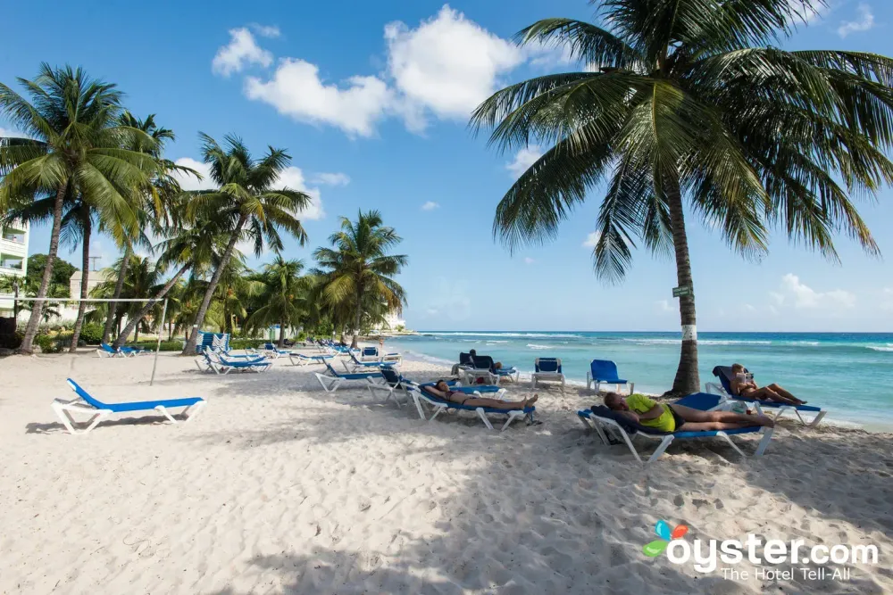 Coconut Court Beach Hotel Review: What To REALLY Expect If You Stay