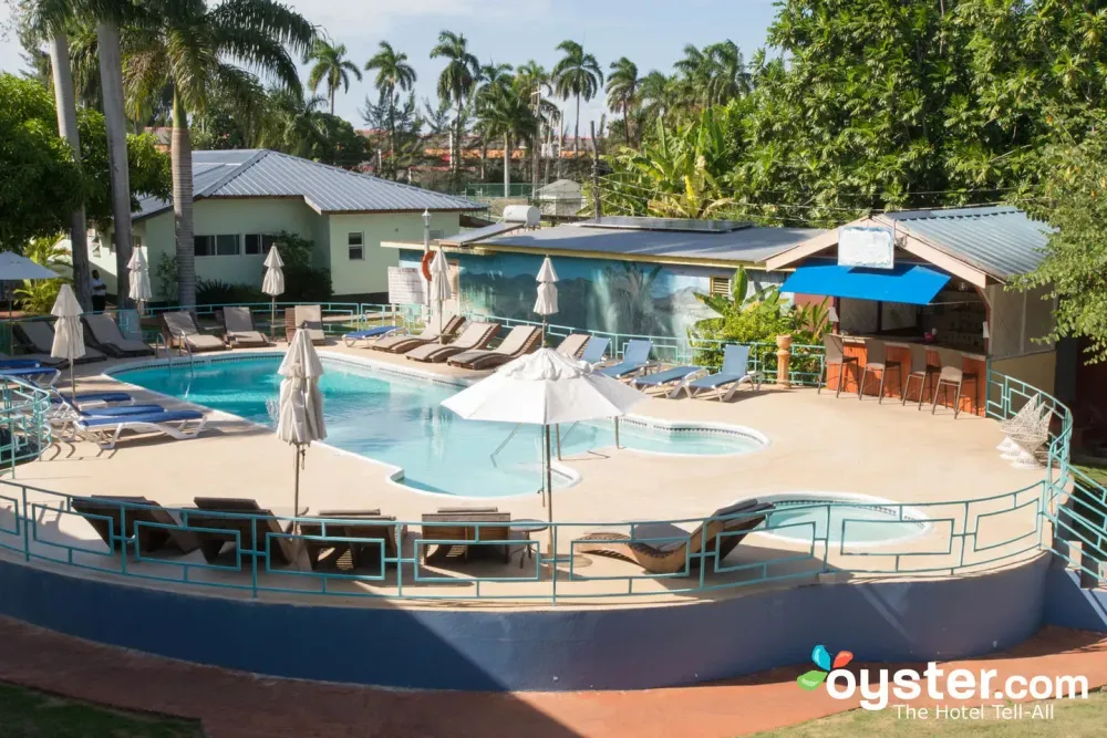 Toby's Resort Review: What To REALLY Expect If You Stay | Oyster.com