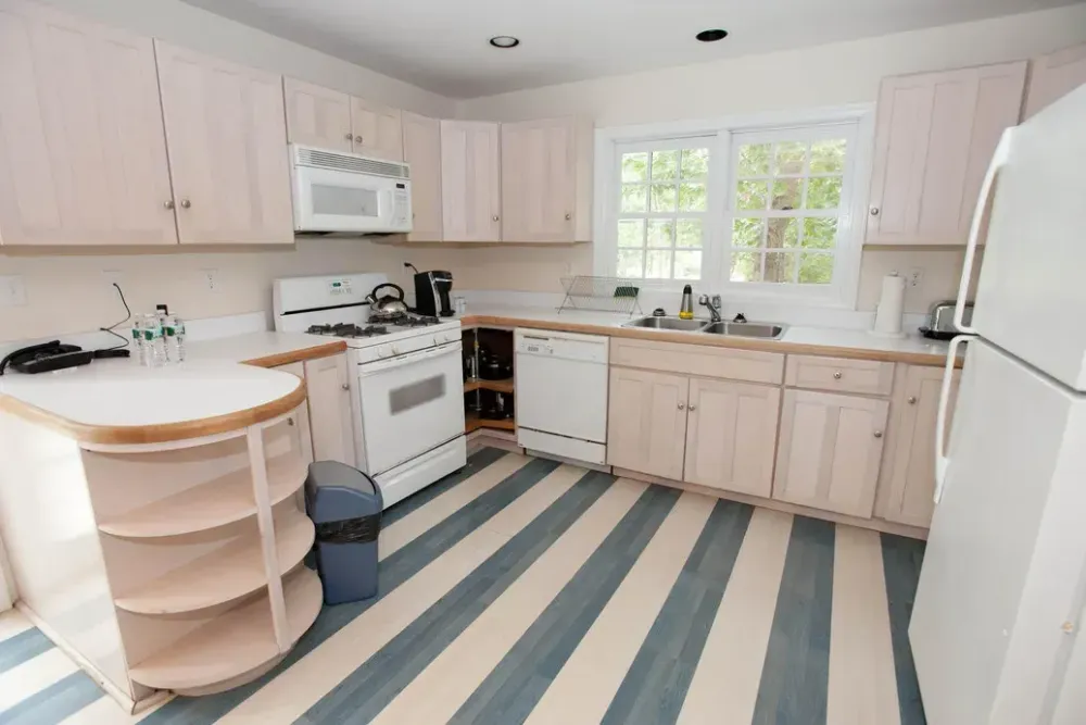 Menemsha Inn and Cottages | Oyster.com Hotel Photos