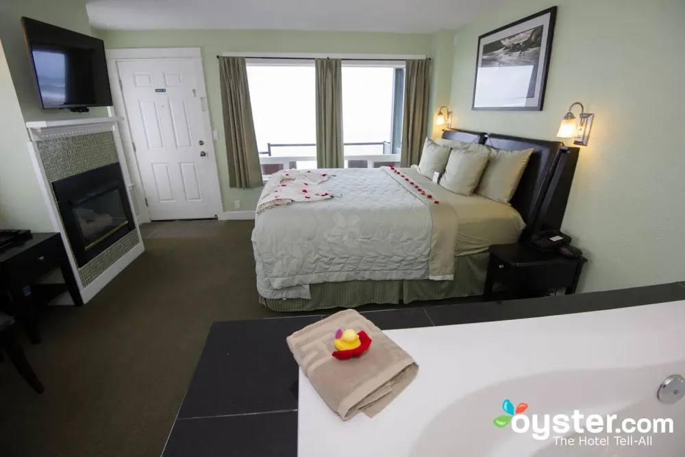 The 8 Most Romantic Hotels on the Oregon Coast | Oyster.com | Oyster.com