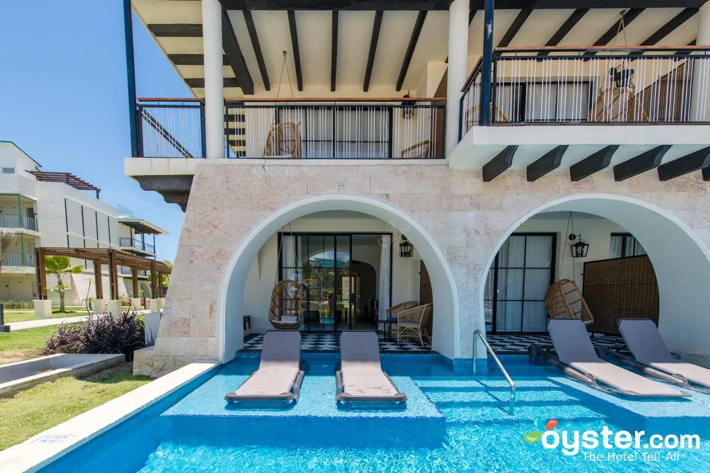 Ocean El Faro Review: What To REALLY Expect If You Stay | Oyster.com